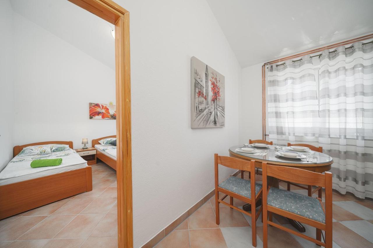 Apartments Markunovic Vodice Bagian luar foto