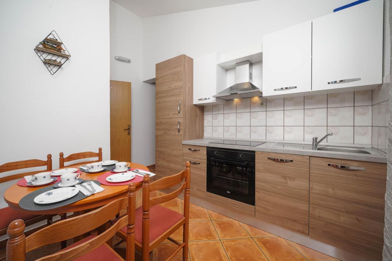 Apartments Markunovic Vodice Bagian luar foto